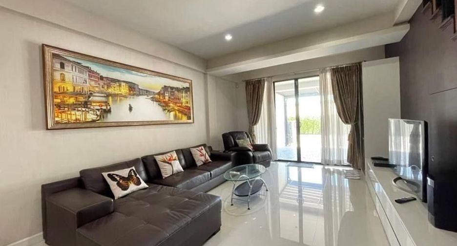 Reihenhaus zur Miete mit 3 Zimmer in Khlong Toei, Bangkok