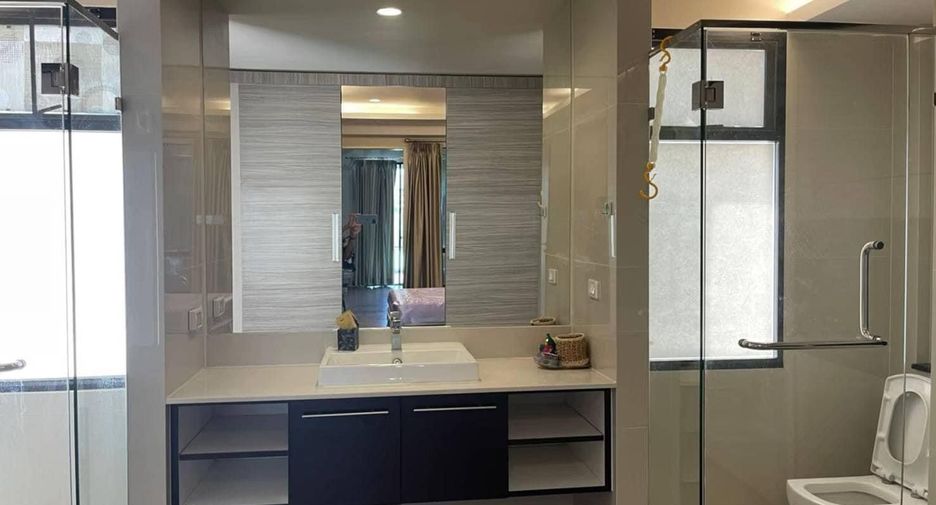 Reihenhaus zur Miete mit 3 Zimmer in Khlong Toei, Bangkok