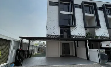 For rent 3 bedrooms house in Khan Na Yao, Bangkok