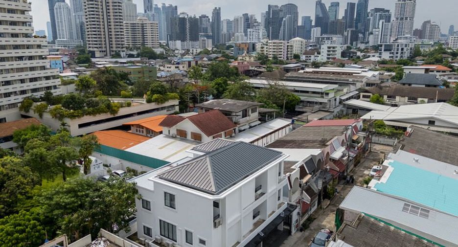 出租 5 卧室 独立屋 在 Khlong Toei, 曼谷