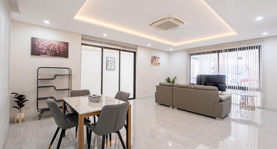 出租 5 卧室 独立屋 在 Khlong Toei, 曼谷