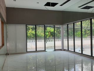 出租 3 卧室 商业空间 在 Watthana, 曼谷