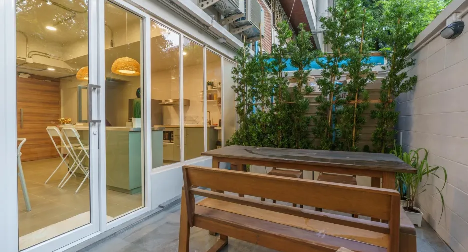 For rent 5 bedrooms townhouse in Watthana, Bangkok
