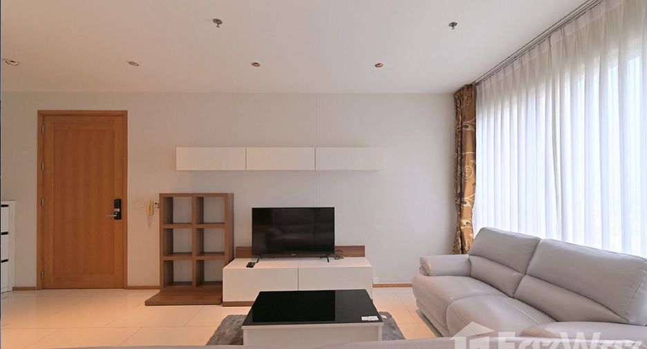 For rent 2 bedrooms condo in Khlong Toei, Bangkok