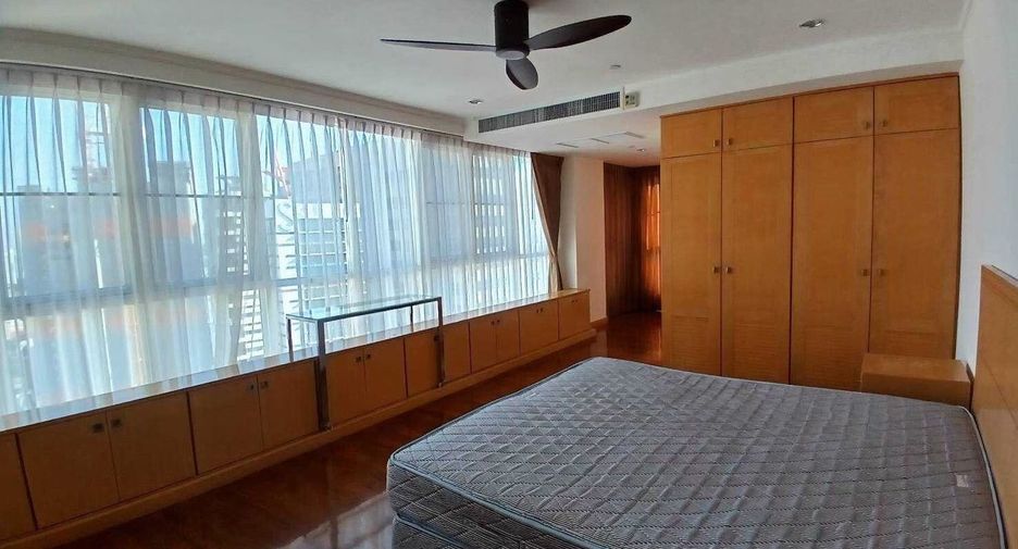 For rent 4 bedrooms apartment in Khlong Toei, Bangkok