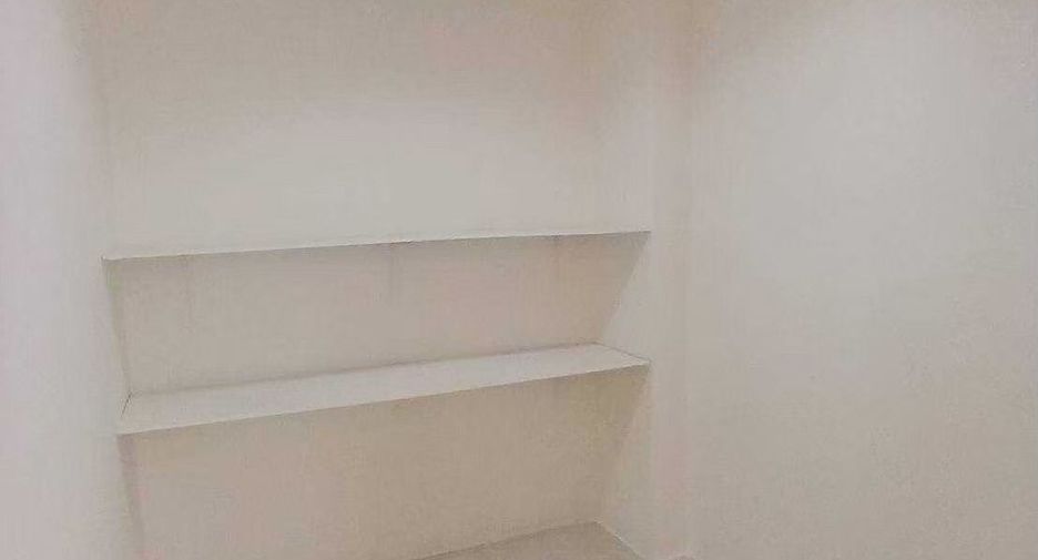 For rent 4 bedrooms apartment in Khlong Toei, Bangkok