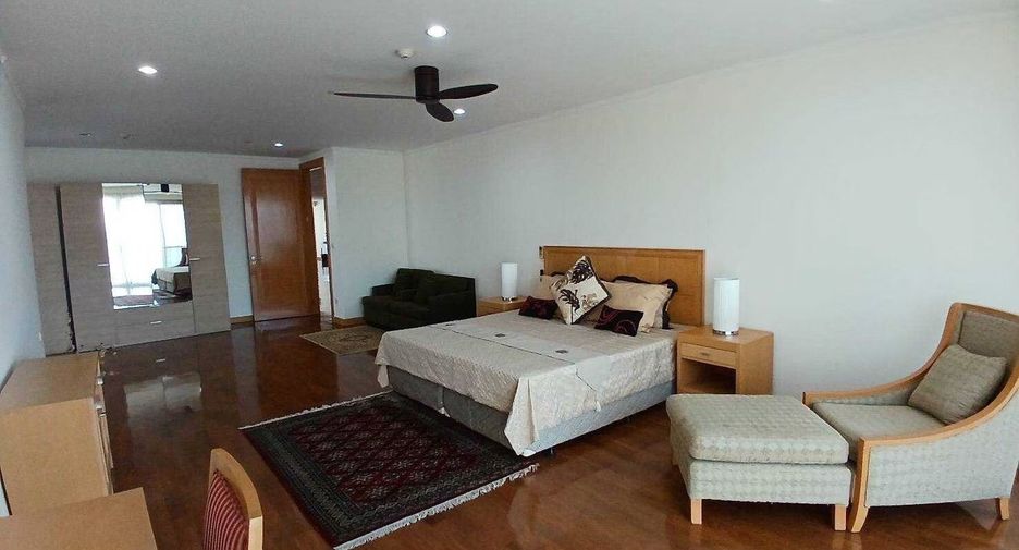 For rent 4 bedrooms apartment in Khlong Toei, Bangkok