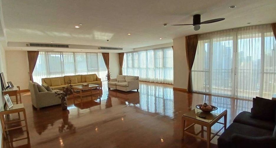 For rent 4 bedrooms apartment in Khlong Toei, Bangkok