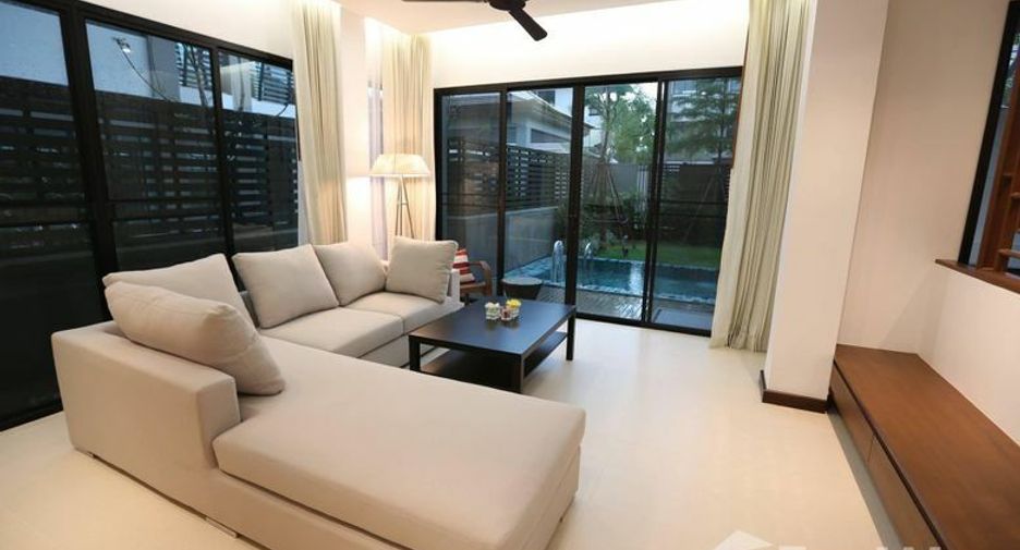 For rent 3 bedrooms house in Watthana, Bangkok