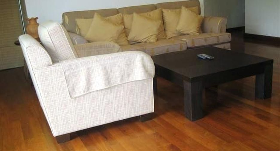 For rent 2 bedrooms condo in Pathum Wan, Bangkok