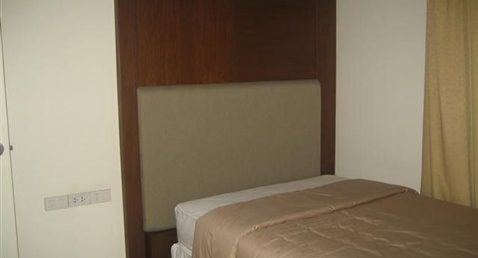 For rent 2 bedrooms condo in Pathum Wan, Bangkok