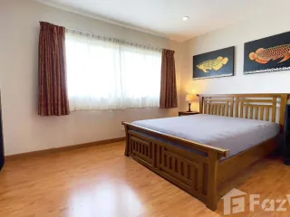 Reihenhaus zur Miete mit 5 Zimmer in Phra Khanong, Bangkok