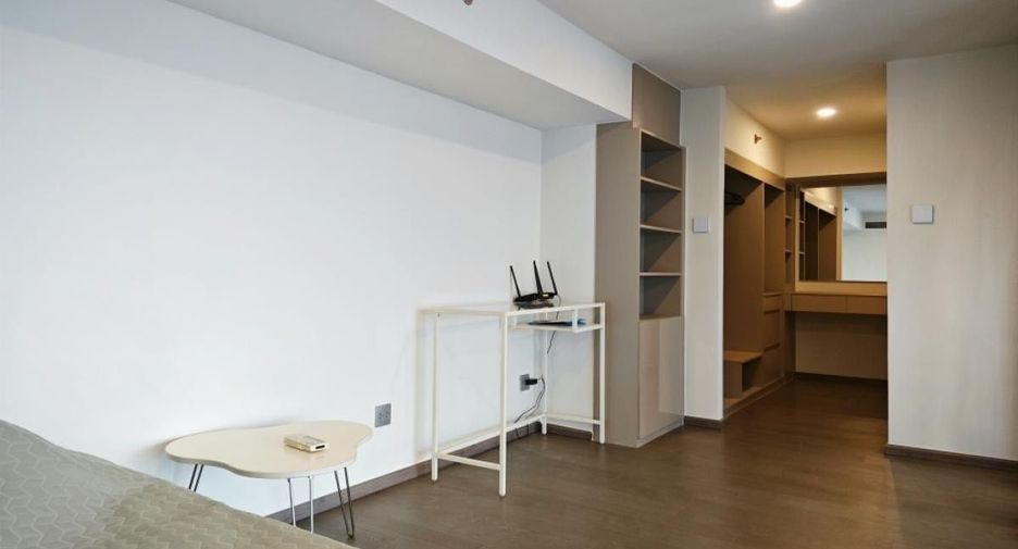 For rent 2 bedrooms condo in Ratchathewi, Bangkok