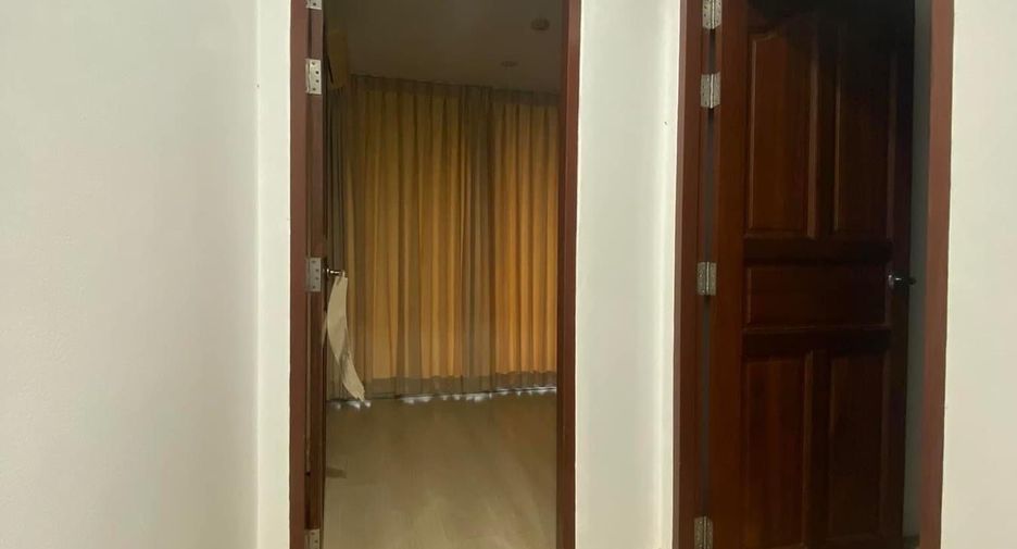 For rent 2 bedrooms condo in Bang Phlat, Bangkok