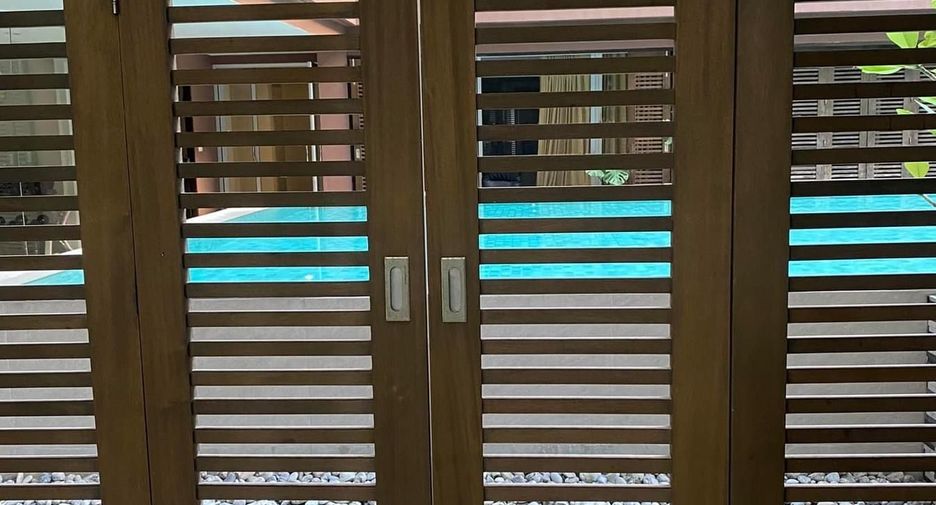 For rent 2 bedrooms condo in Bang Phlat, Bangkok