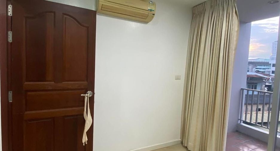 For rent 2 bedrooms condo in Bang Phlat, Bangkok