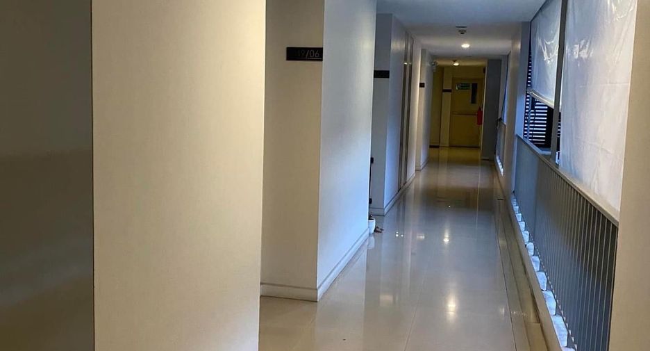 For rent 2 bedrooms condo in Bang Phlat, Bangkok