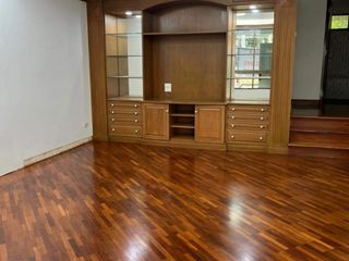 Reihenhaus zur Miete mit 4 Zimmer in Watthana, Bangkok