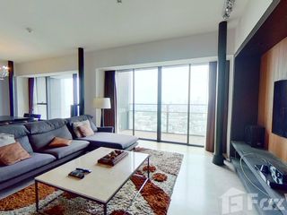 Condo en alquiler de 3 habitaciones en Sathon, Bangkok