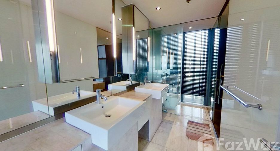 For rent 3 bedrooms condo in Sathon, Bangkok
