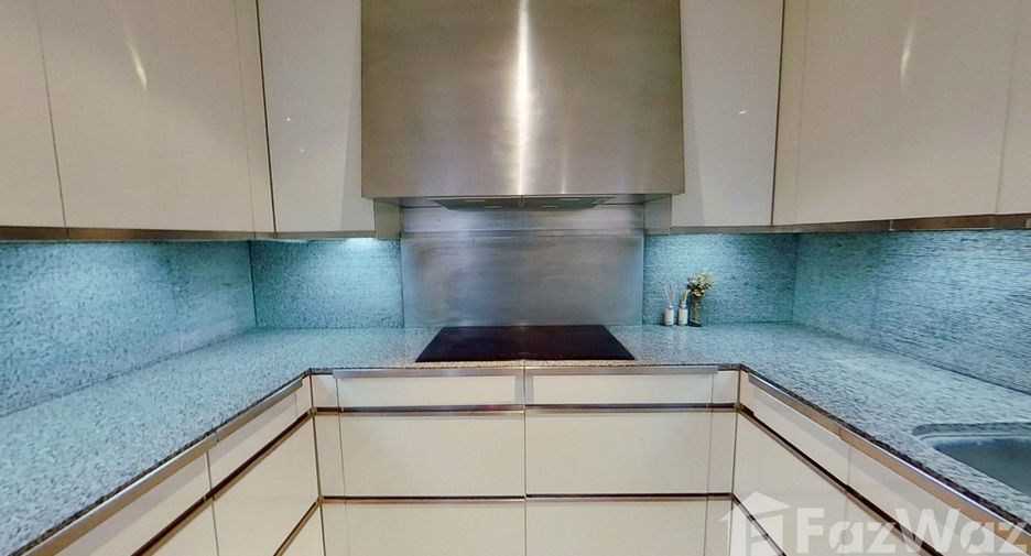 For rent 3 bedrooms condo in Sathon, Bangkok