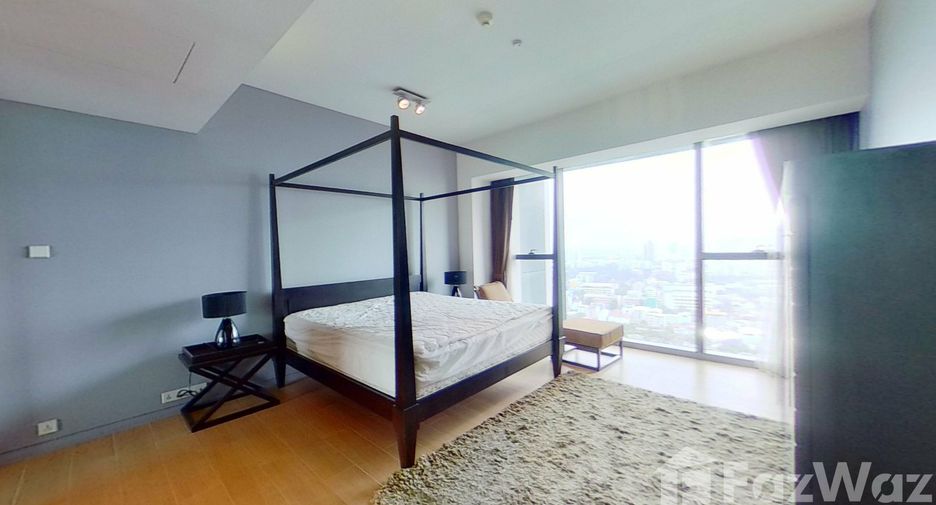 For rent 3 bedrooms condo in Sathon, Bangkok
