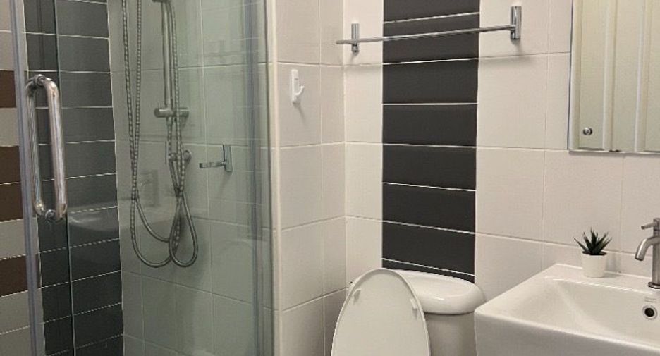 For rent 2 bedrooms condo in Yan Nawa, Bangkok
