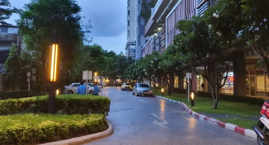 For rent 2 bedrooms condo in Yan Nawa, Bangkok