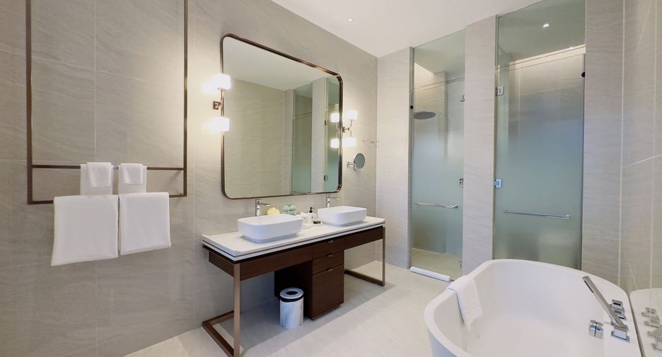 For rent 2 bedrooms condo in Khlong Toei, Bangkok