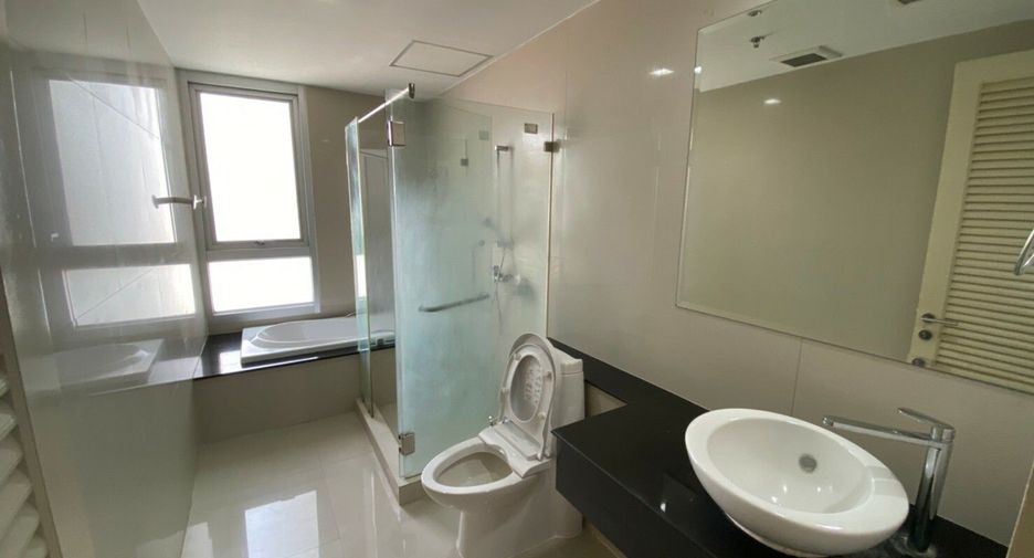 Condo en alquiler de 2 habitaciones en Khlong Toei, Bangkok