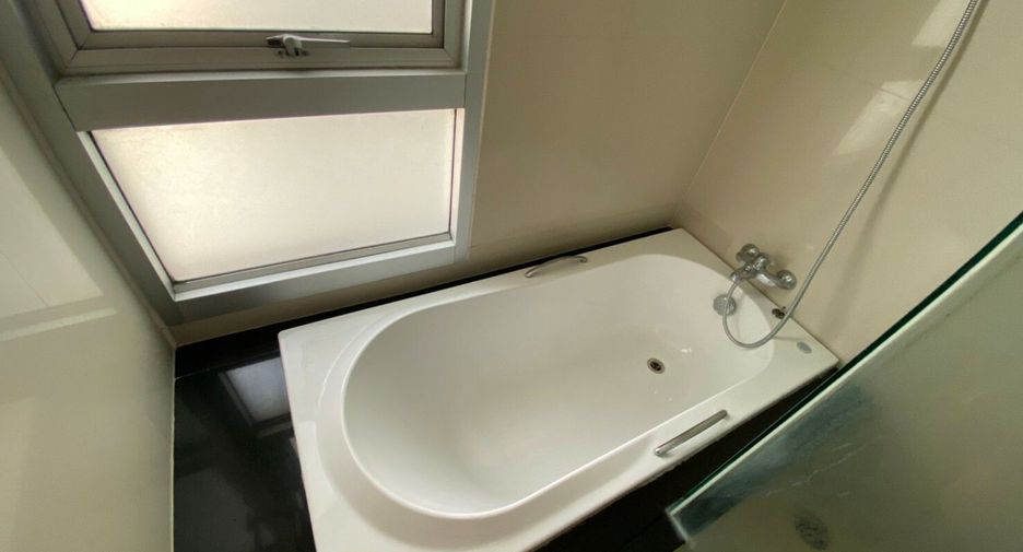 Condo en alquiler de 2 habitaciones en Khlong Toei, Bangkok