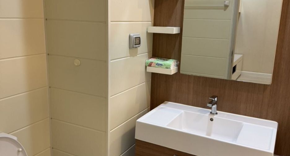 For rent 1 bed condo in Khlong San, Bangkok