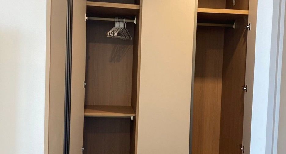 For rent 2 bedrooms condo in Ratchathewi, Bangkok