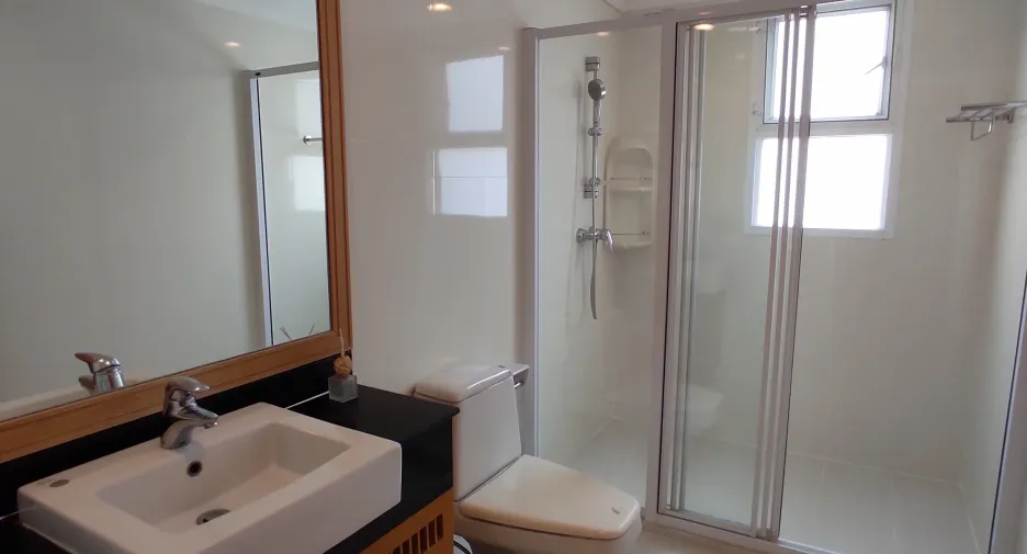 For rent 4 bedrooms apartment in Khlong Toei, Bangkok