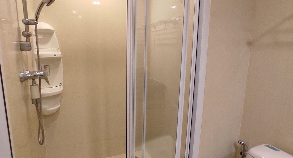 For rent 4 bedrooms apartment in Khlong Toei, Bangkok
