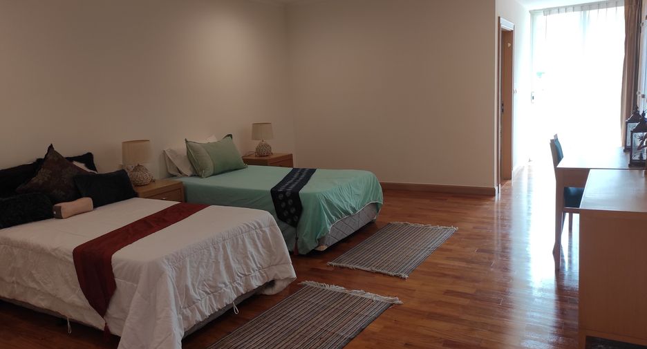 For rent 4 bedrooms apartment in Khlong Toei, Bangkok