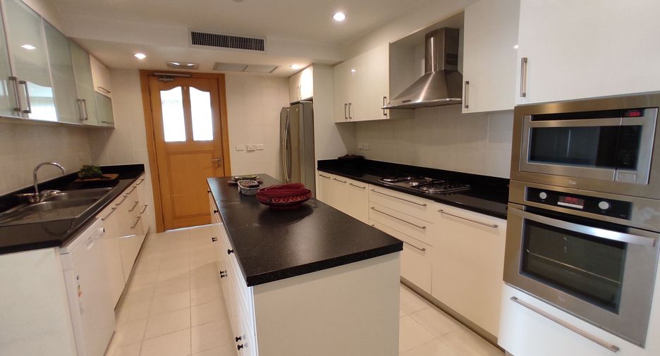 Apartamento en alquiler de 4 habitaciones en Khlong Toei, Bangkok
