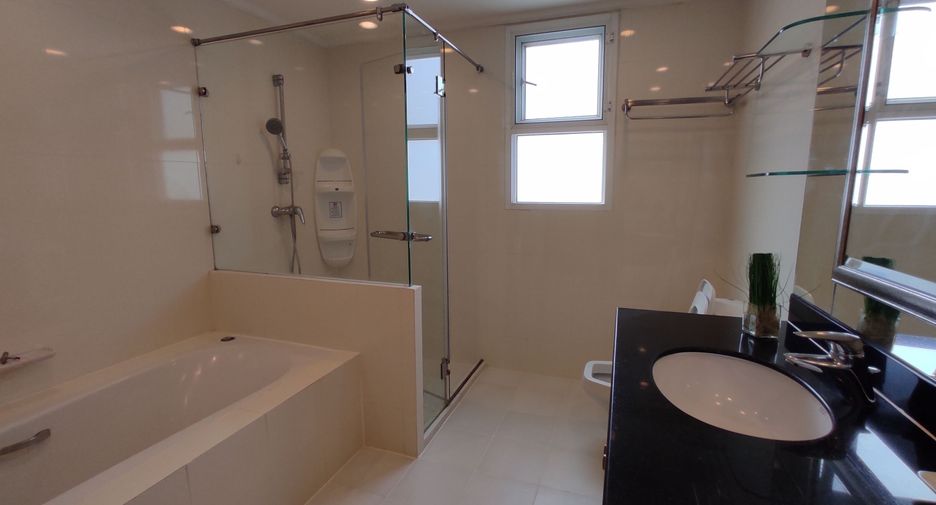 Apartamento en alquiler de 4 habitaciones en Khlong Toei, Bangkok
