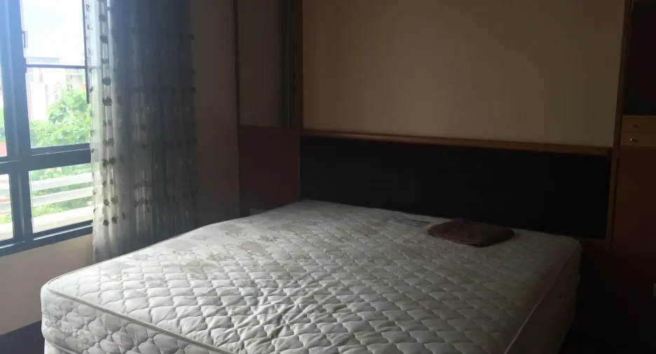 For rent 2 bedrooms condo in Watthana, Bangkok