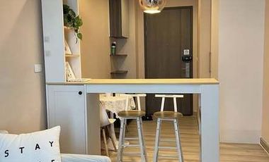 Condo en alquiler de 2 habitaciones en Huai Khwang, Bangkok