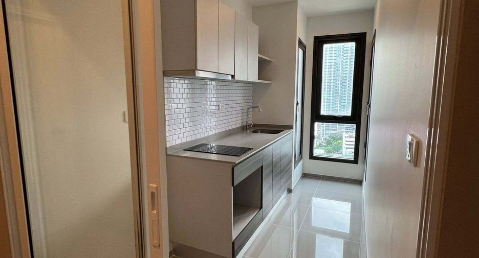 Condo en alquiler de 2 habitaciones en Huai Khwang, Bangkok