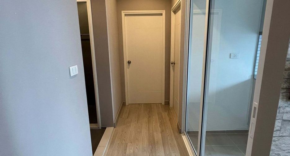 Condo en alquiler de 2 habitaciones en Huai Khwang, Bangkok
