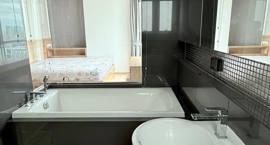 Condo en alquiler de 2 habitaciones en Phaya Thai, Bangkok