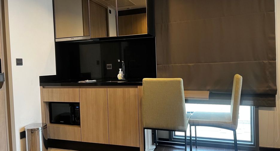For rent 1 bed condo in Pathum Wan, Bangkok