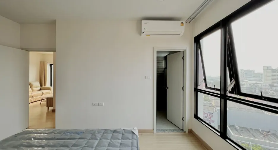 For rent 2 bedrooms condo in Khlong San, Bangkok