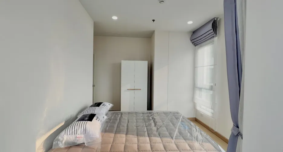 For rent 2 bedrooms condo in Khlong San, Bangkok