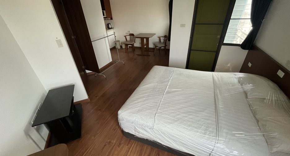 For rent studio apartment in Phaya Thai, Bangkok