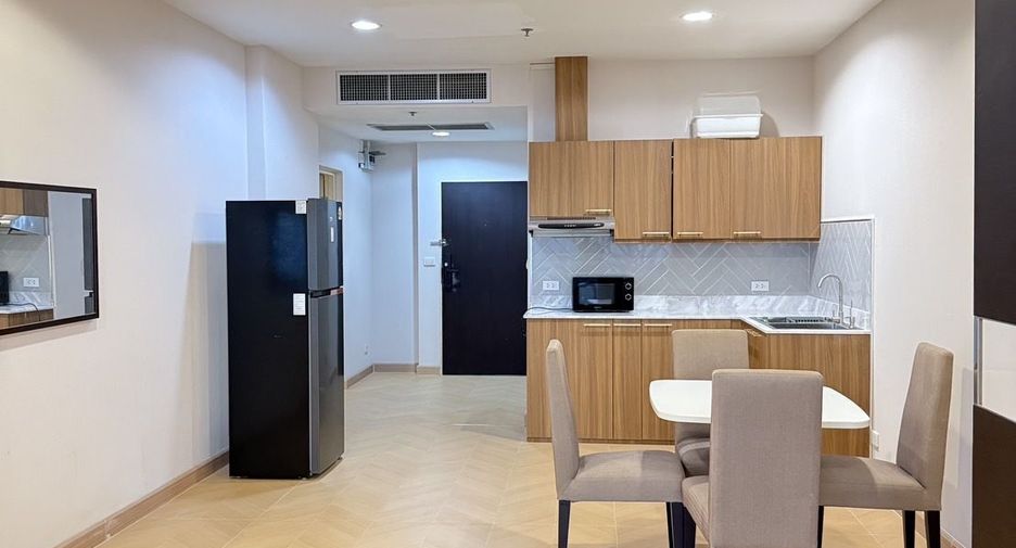 For rent 2 bedrooms condo in Pathum Wan, Bangkok