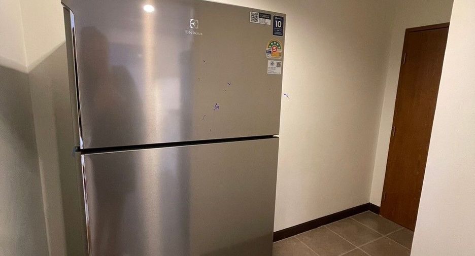 For rent 3 bedrooms apartment in Khlong Toei, Bangkok