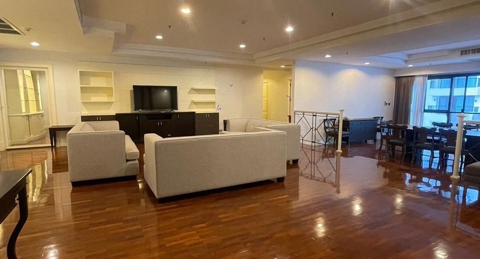 For rent 3 bedrooms apartment in Khlong Toei, Bangkok